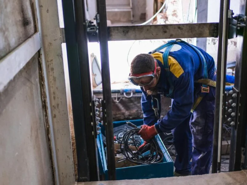 Goods Lift Installation Company in Unnao, Goods Lift Services Company in Unnao, Goods Lift Manufacturers Company in Unnao By Relivo Elevators